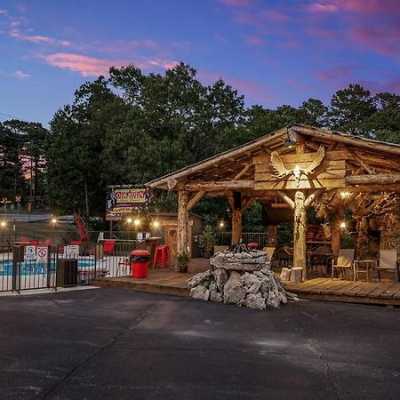 Stonegate Lodge King Bed Wifi 50In Roku Tv Salt Water Pool Room #102 Eureka Springs Eksteriør billede
