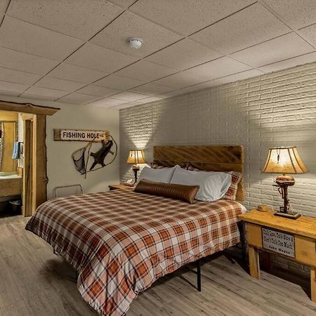 Stonegate Lodge King Bed Wifi 50In Roku Tv Salt Water Pool Room #102 Eureka Springs Eksteriør billede