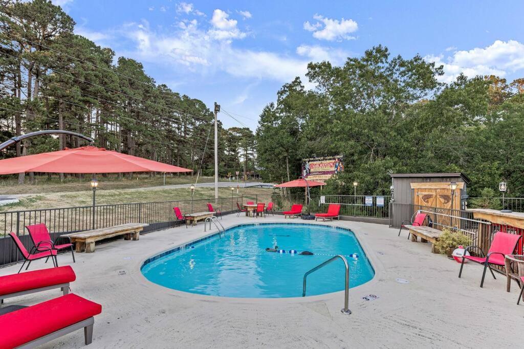 Stonegate Lodge King Bed Wifi 50In Roku Tv Salt Water Pool Room #102 Eureka Springs Eksteriør billede