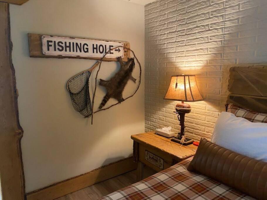 Stonegate Lodge King Bed Wifi 50In Roku Tv Salt Water Pool Room #102 Eureka Springs Eksteriør billede